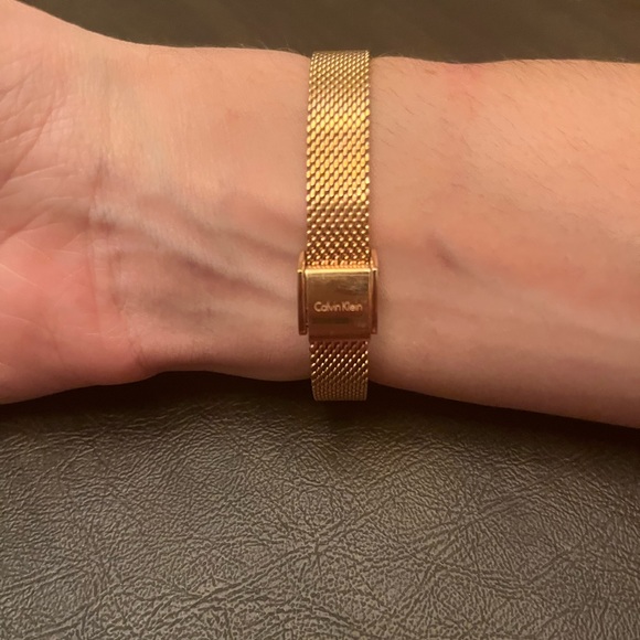 Calvin Klein Quartz Dial Ladies Watch - Picture 4 of 6